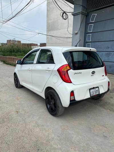 KIA Picanto 2020 model At contact 03094825818
