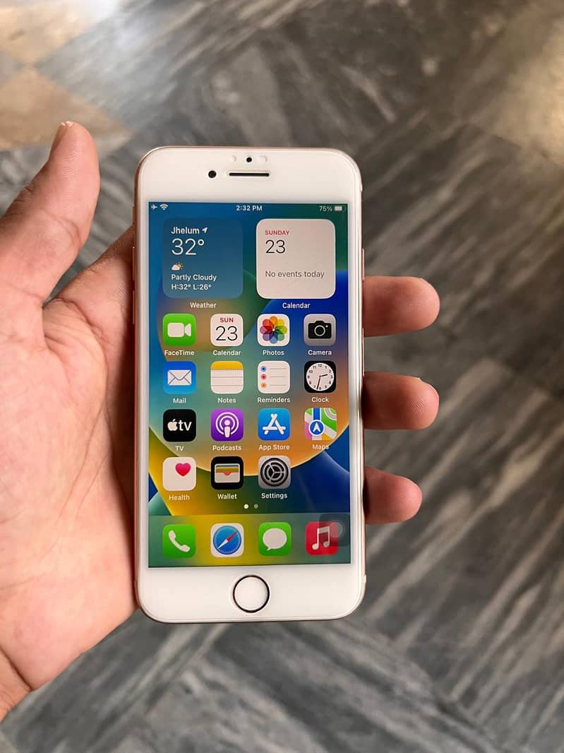 Apple iPhone 8 4