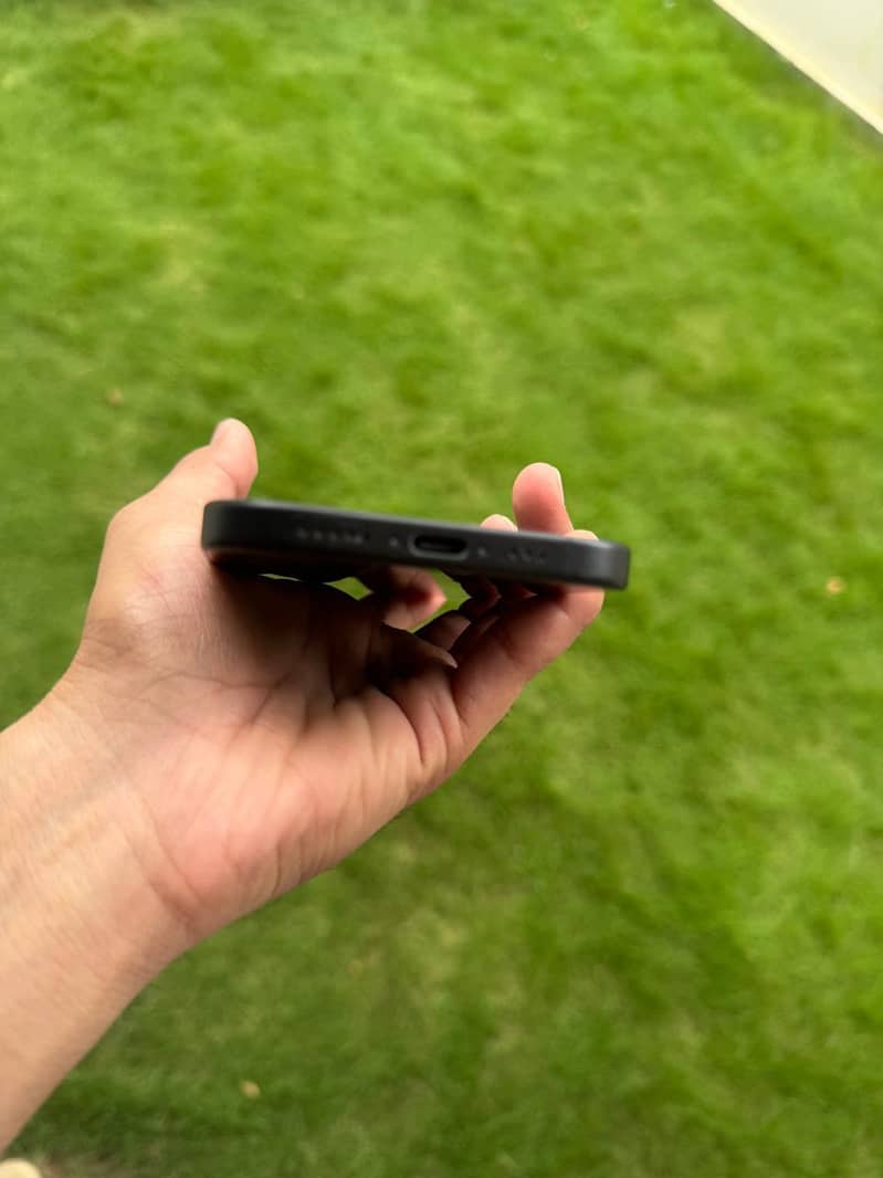 Apple iPhone 15 6