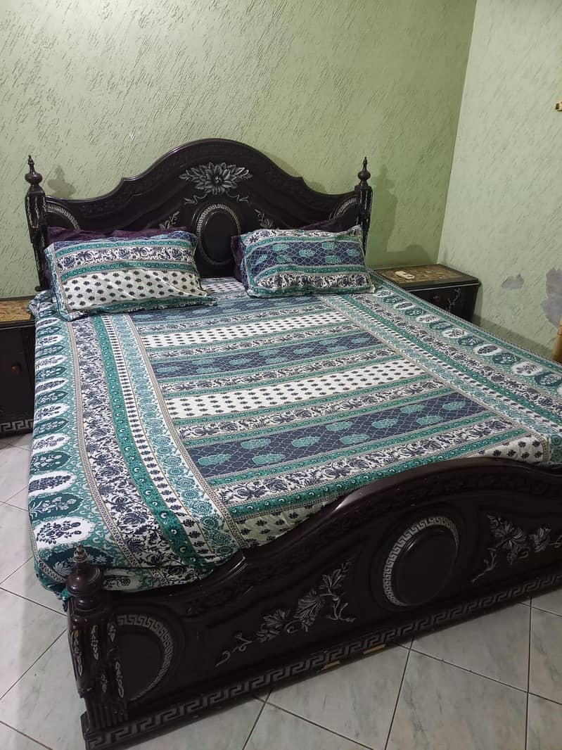 BED SIDE STABLE+ DRESSING+MATRUS+2 SOFA SET 0