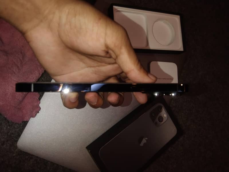 Apple iPhone 13 Pro Max 6