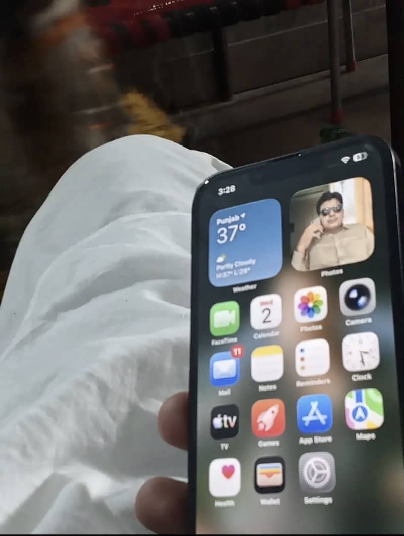 Apple iPhone 13 1