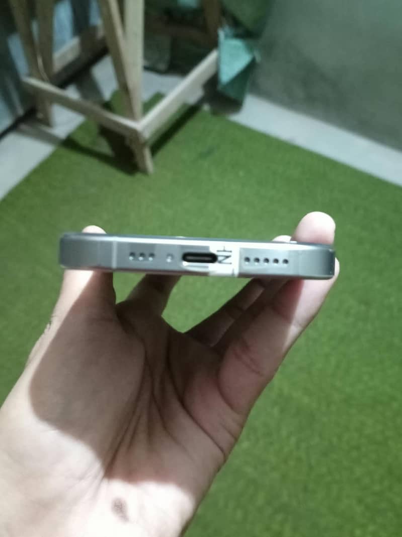 Apple iPhone 15 Pro 5