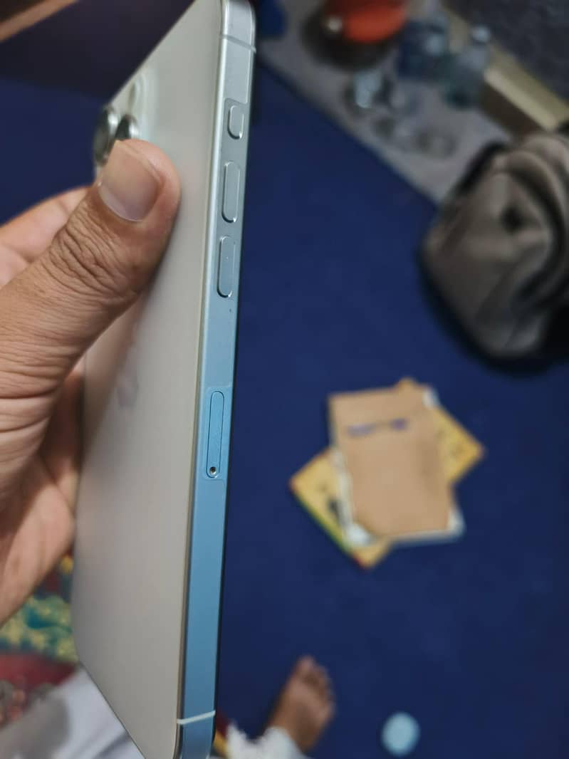Apple iPhone 15 Pro Max 6