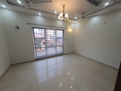 Orignal Pictures 1 Kanal Upper Portion For Rent