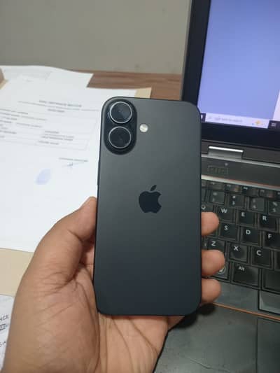 Apple iPhone 16