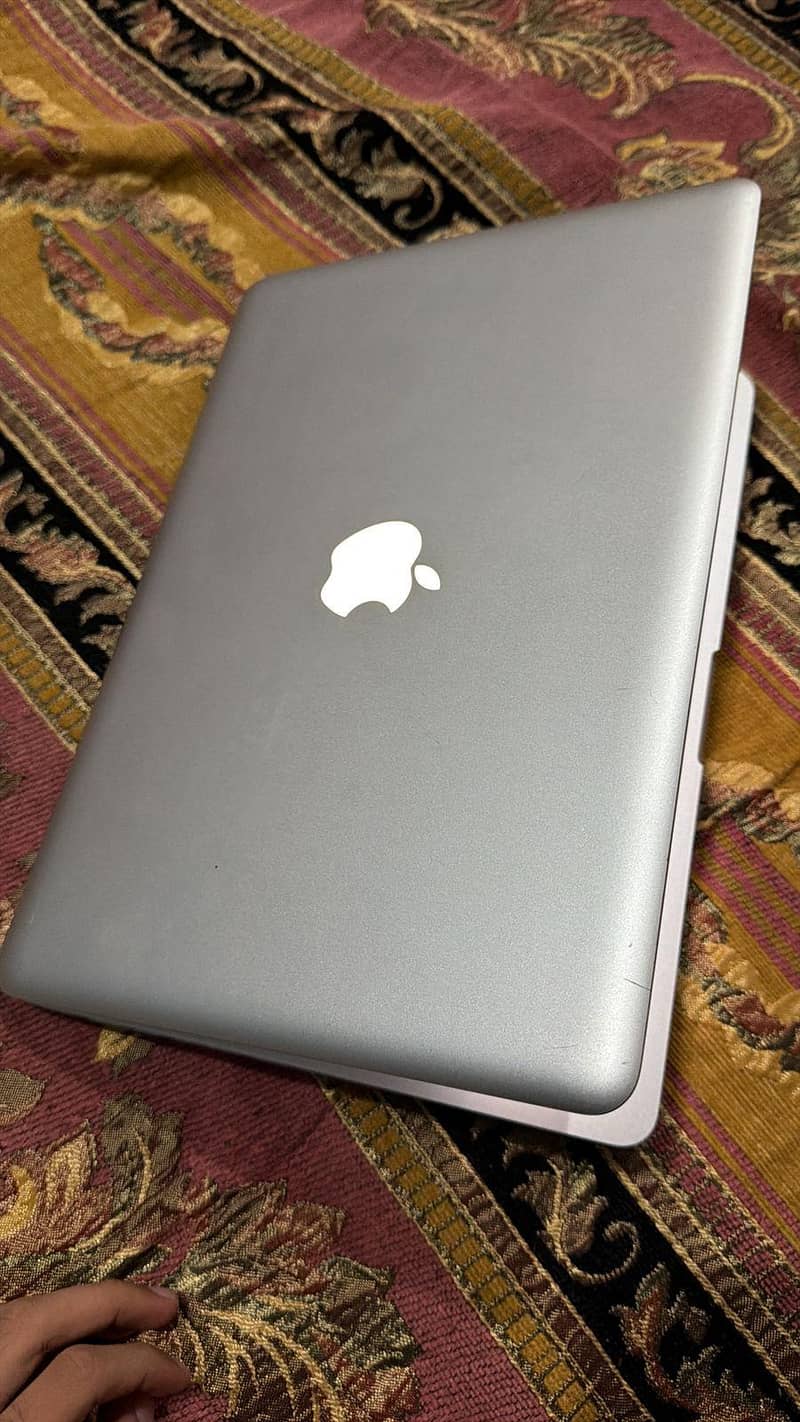 MacBook pro 2012 0