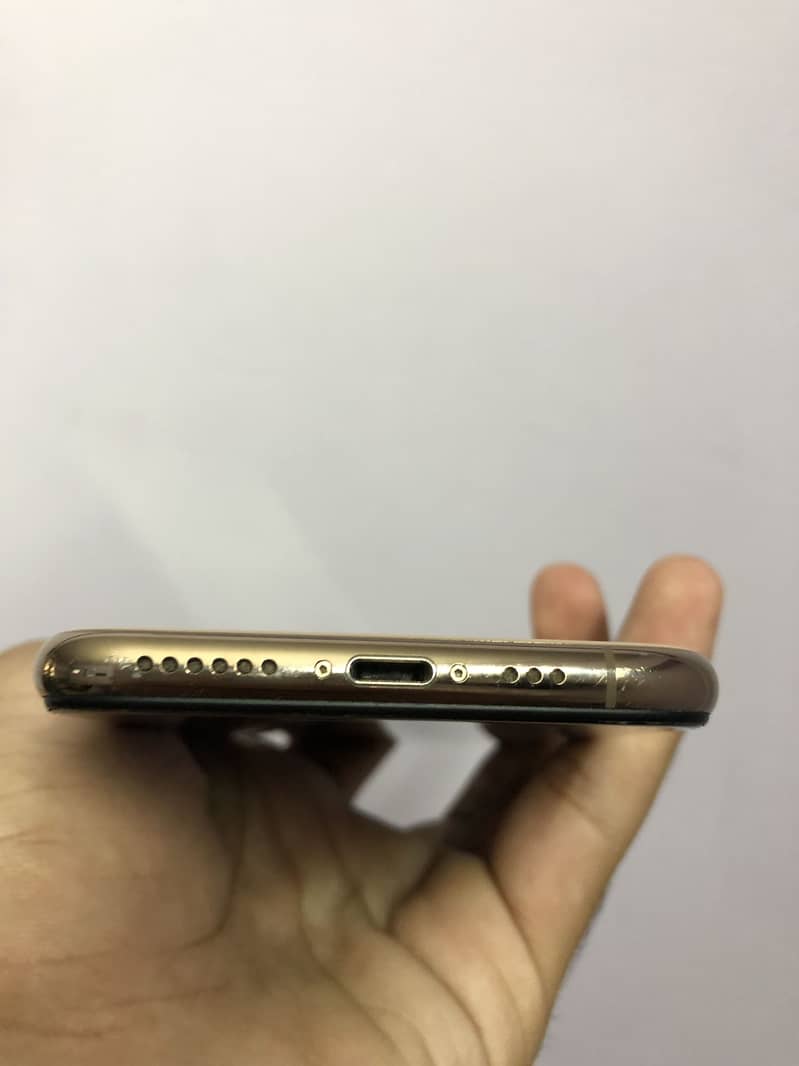 Apple iPhone XS 1