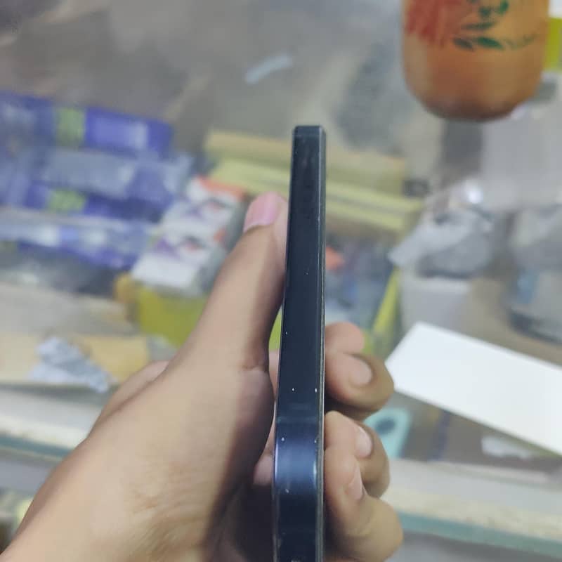 Apple iPhone 14 4