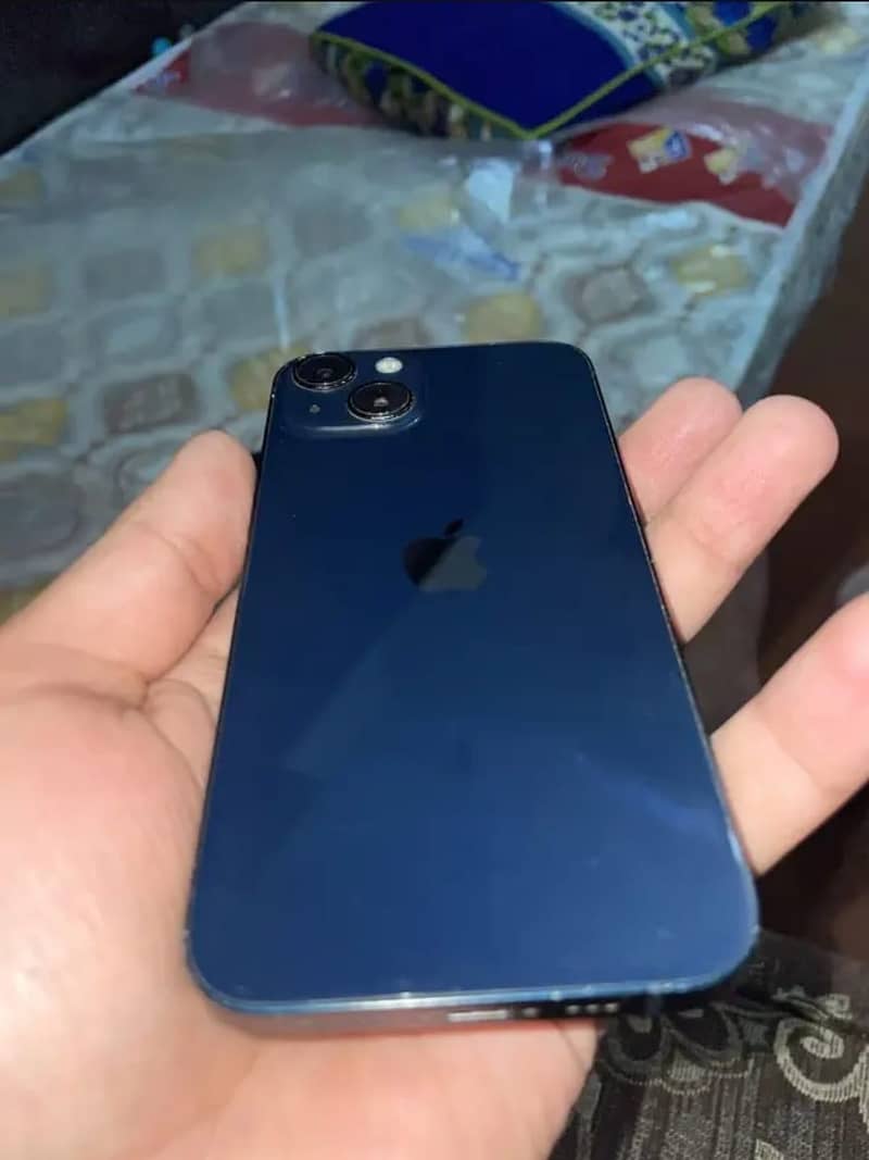 Apple iPhone 13 2