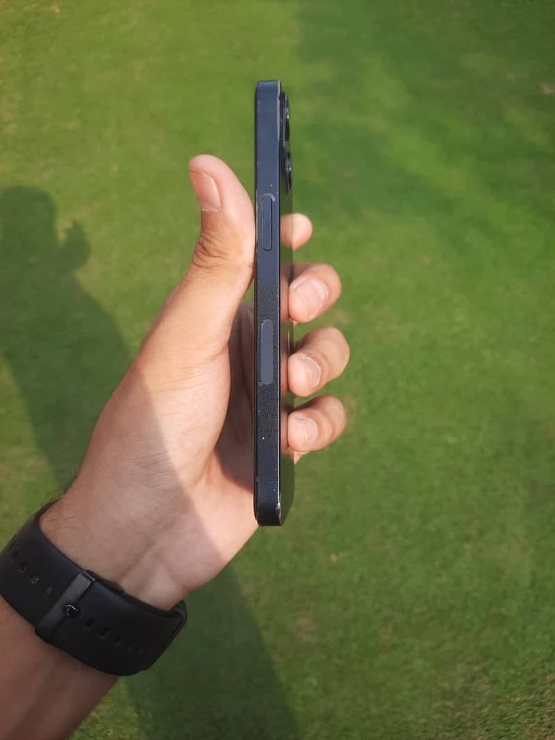 Apple iPhone 13 5
