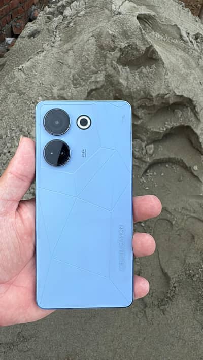 Tecno CAMON 20 8/256GB Still In Warrenty