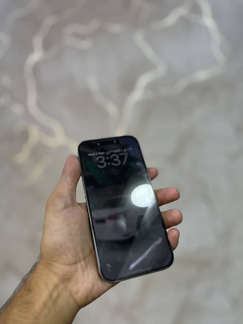 Apple iPhone 15 Pro 0