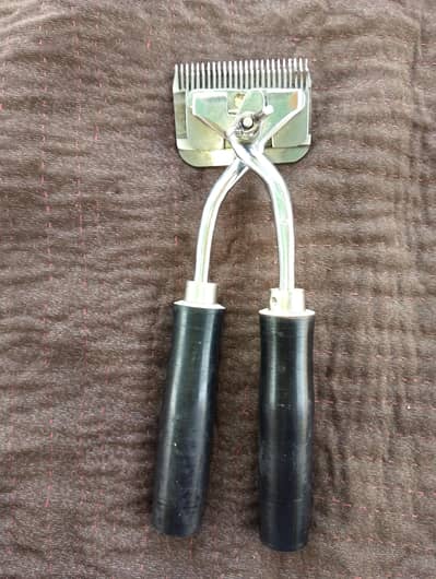 Sheep hair cutting machine