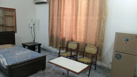 Furnished Room available in Gulberg 3 near Xinhua Mall and Hotel One