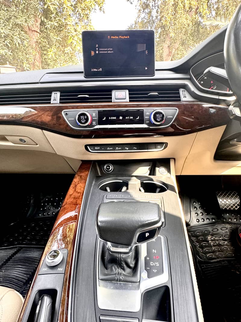 Audi A4 2017 3