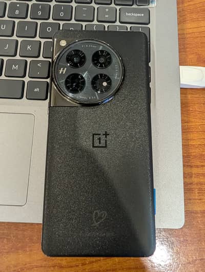 ONEPLUS 12