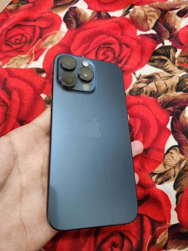 Apple iPhone 15 Pro Max 1