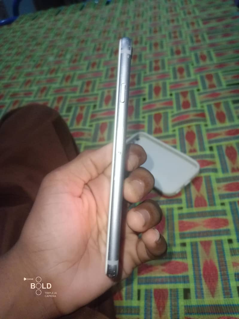 Apple iPhone 6S 3