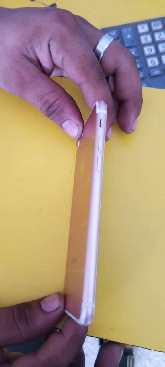 Apple iPhone 7 1