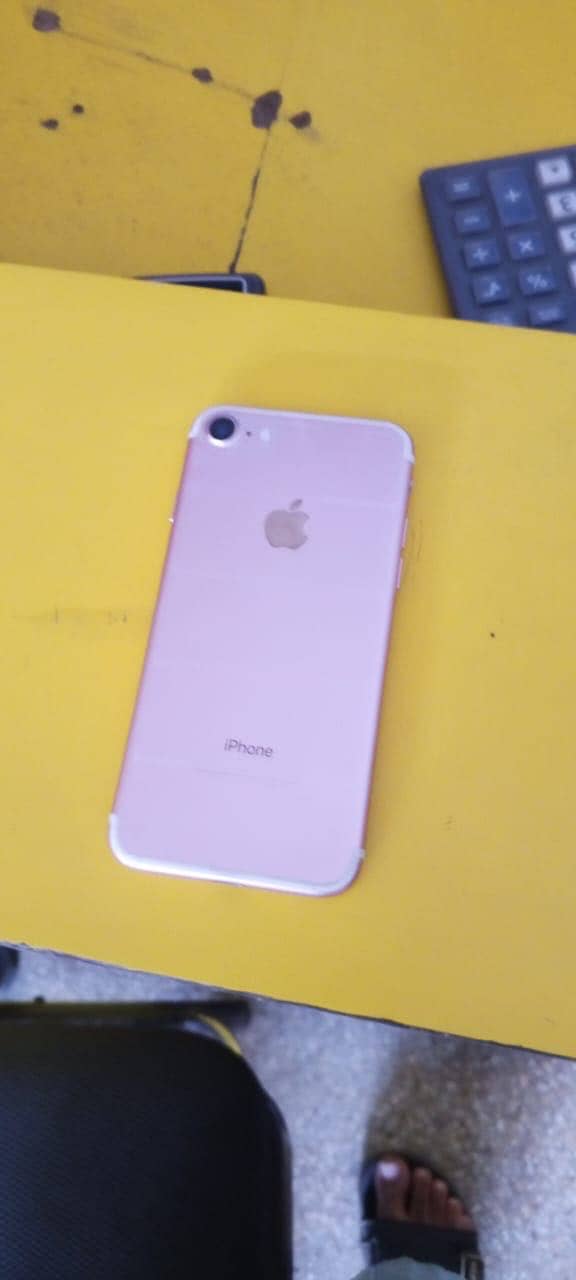 Apple iPhone 7 4