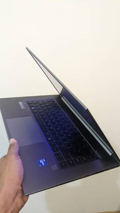 HP zbook studio g8  heavy for gaming and ai website devlpworkstation