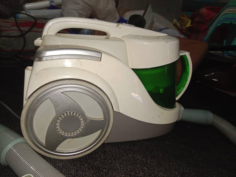 Vacuum cleaner machine 1