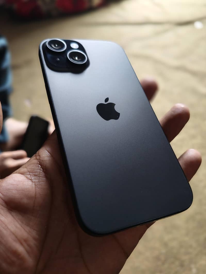 Apple iPhone 15 2