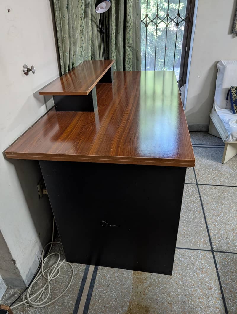Premium Office Table | Workstation 1