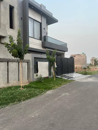 Hateem City Lahore A Luxurious Project By Faisal Movers Housing (FM Group) Just 25 Minutes Drive From Thokar Niaz Baig. Located On Main Shaikupura Road Shraqpur Sharif 7 Marla Plot On Easy Installments Only 94500 Par Month Plot For Sale