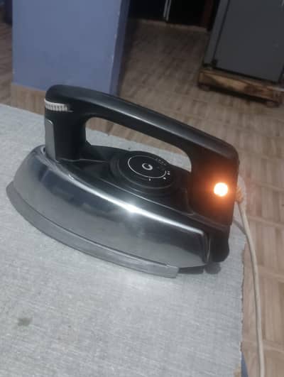 Steam iron made in soviot union 03212460413