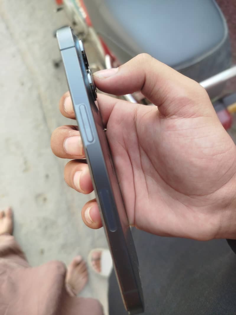 Apple iPhone 13 Pro 0