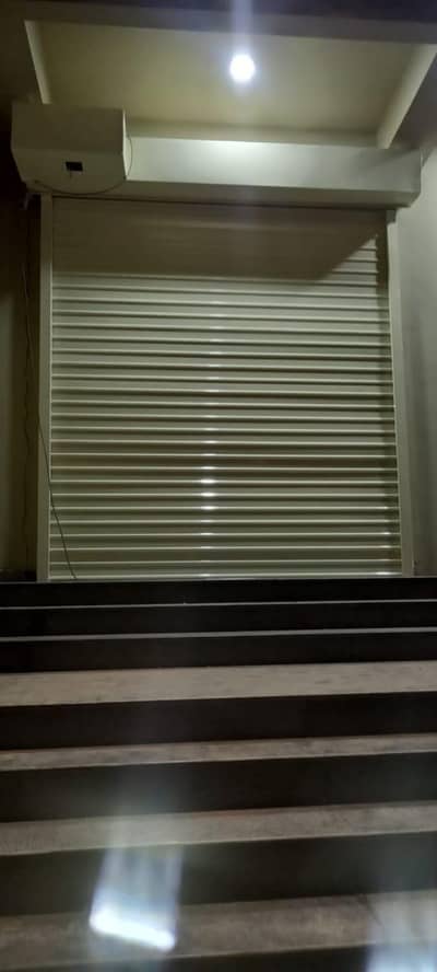 Auto Polycarbonate & Aluminum Roll Up doors