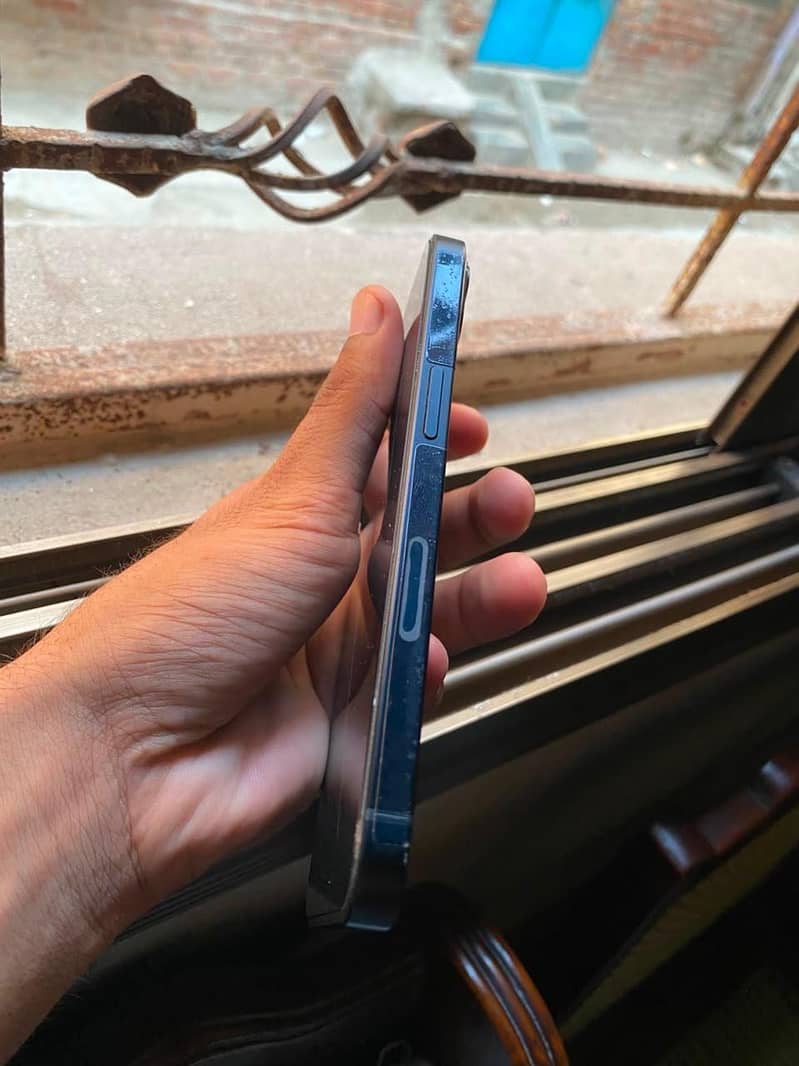 Apple iPhone 13 3