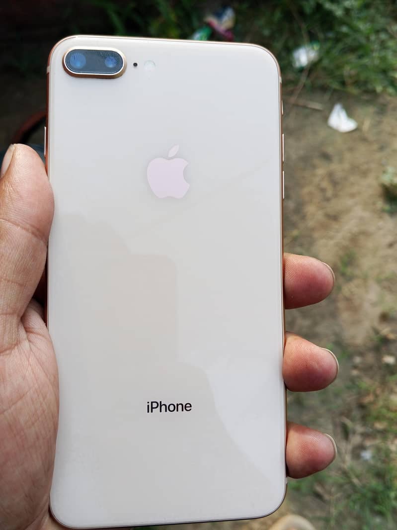 Apple iPhone 8 Plus 2