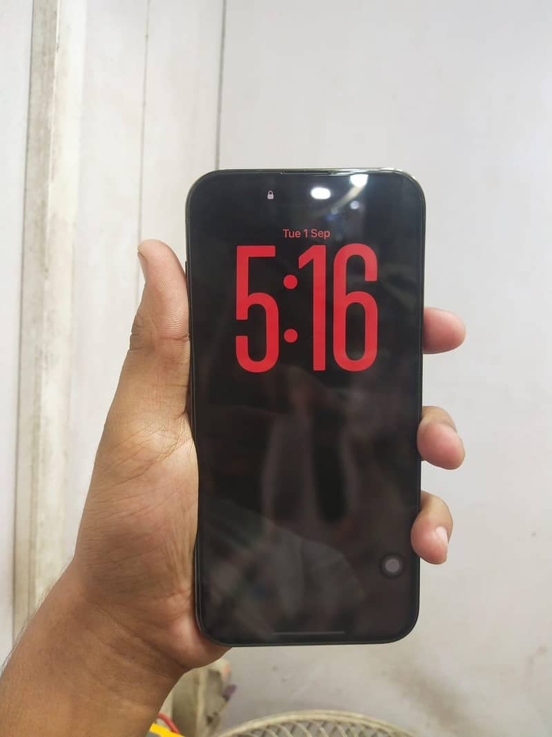 Apple iPhone 14 Pro Max 1