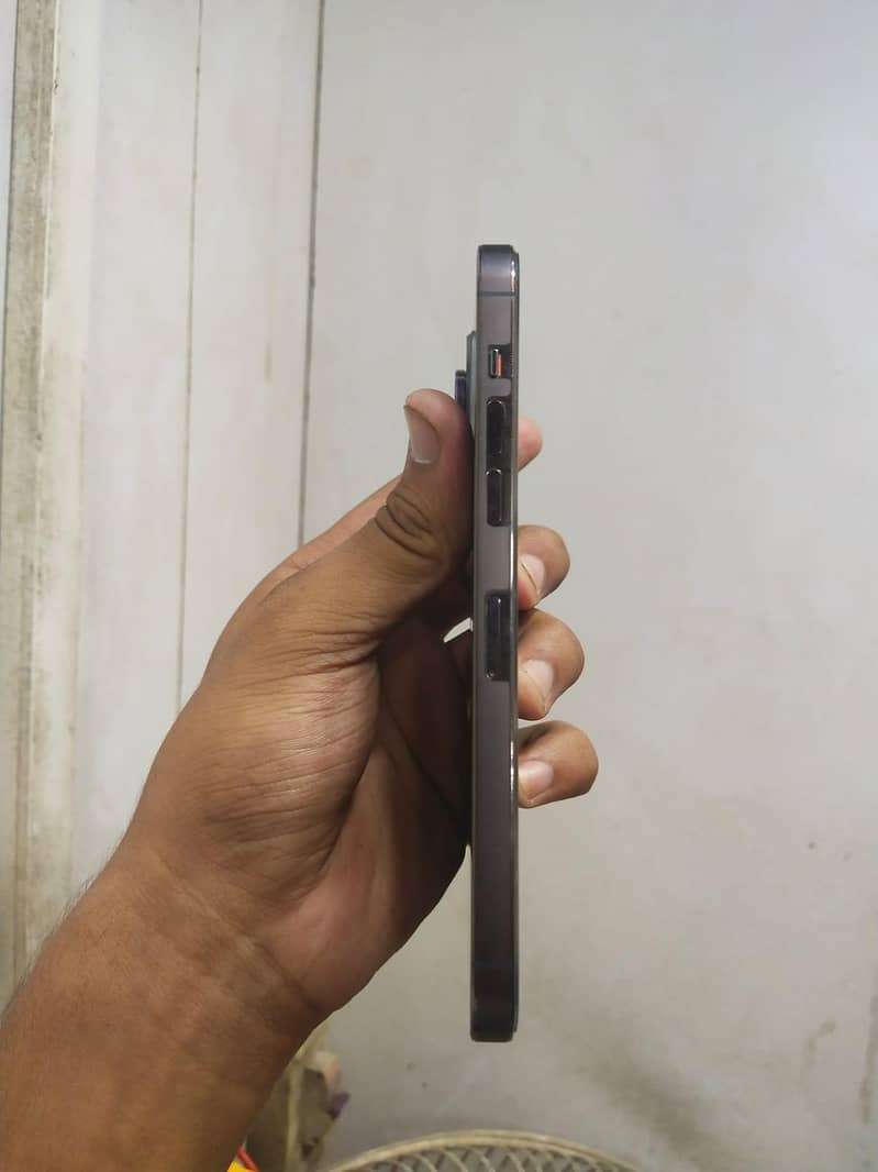 Apple iPhone 14 Pro Max 2