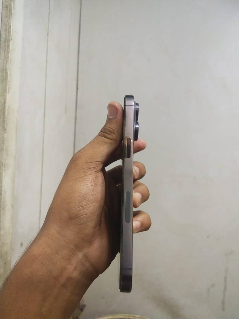 Apple iPhone 14 Pro Max 3