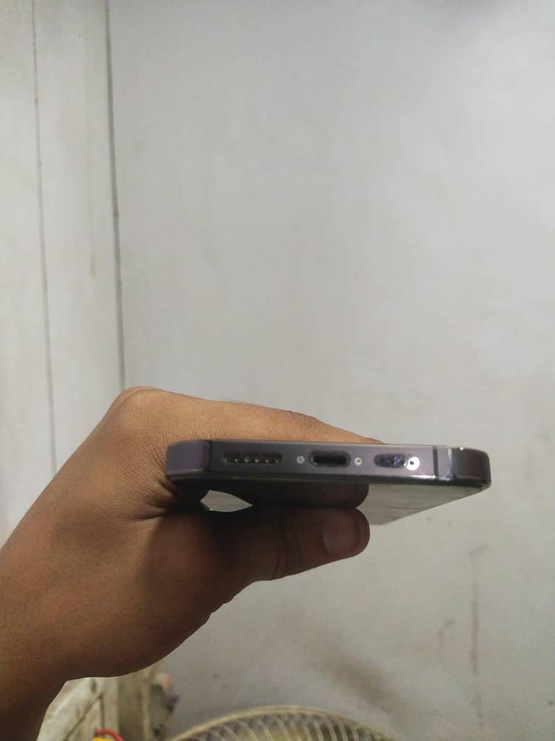 Apple iPhone 14 Pro Max 4