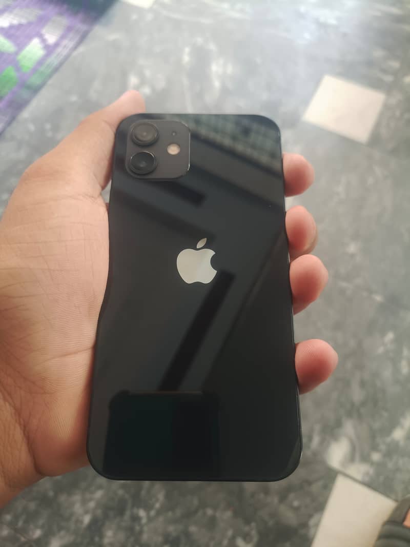 Apple iPhone 12 4