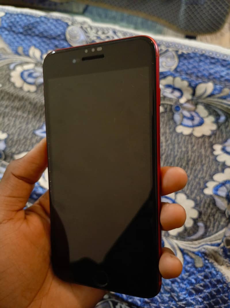 Apple iPhone 8 Plus 4