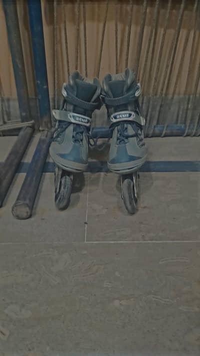 in very good condition skating shoes