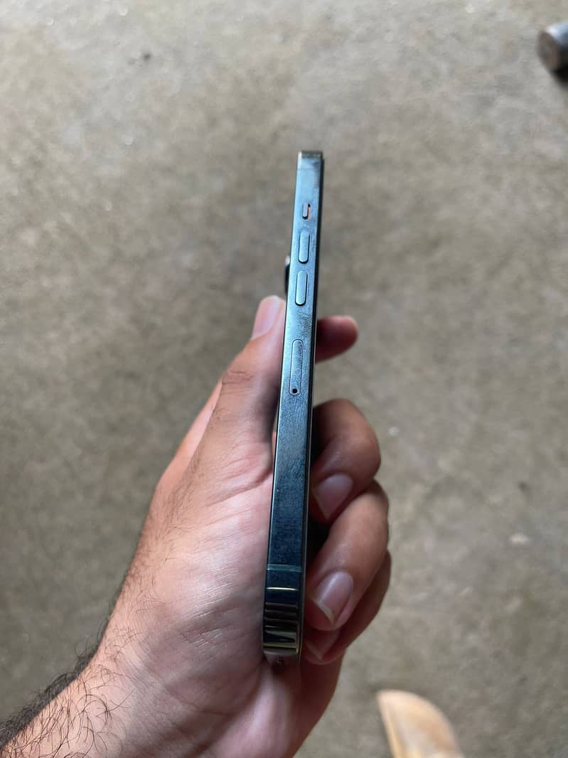 Apple iPhone 13 Pro 3