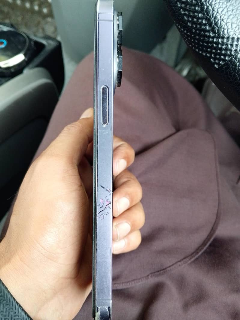 Apple iPhone 14 Pro Max 1
