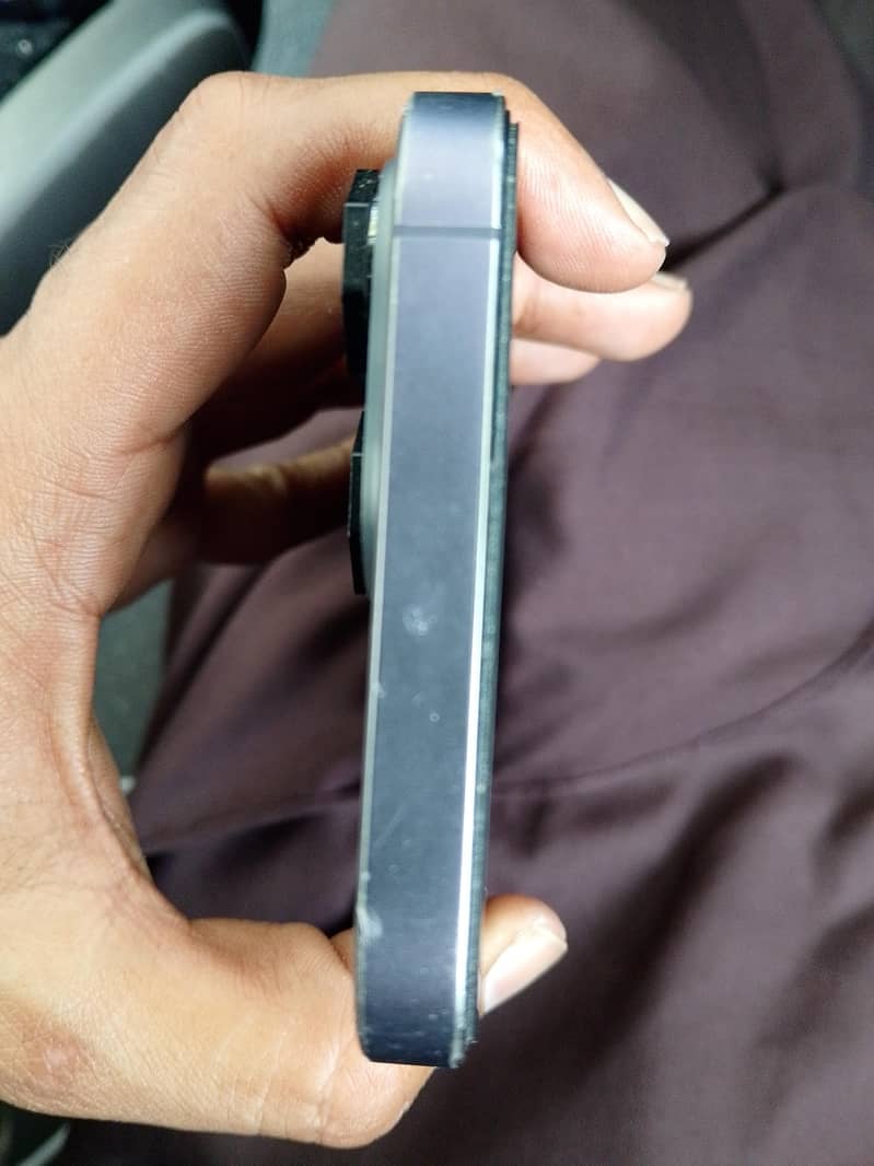 Apple iPhone 14 Pro Max 4