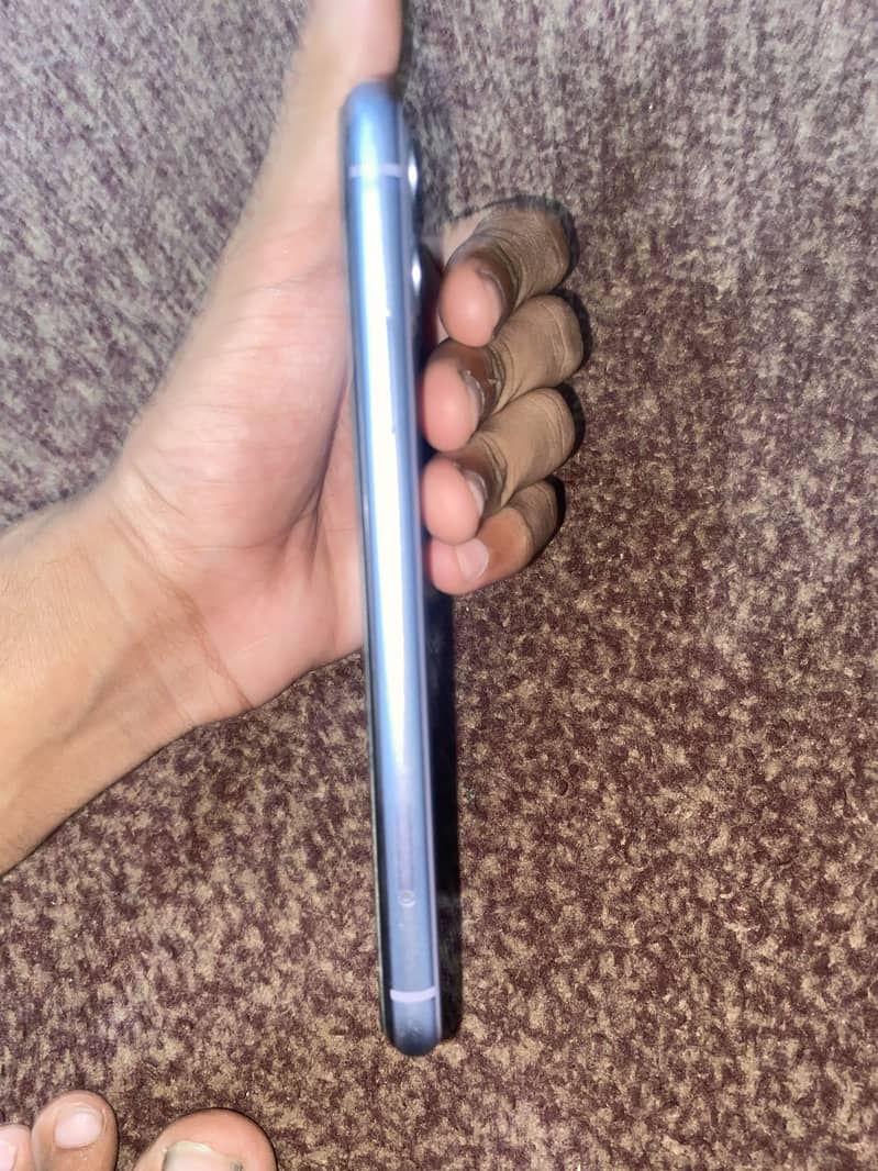 Apple iPhone 11 6