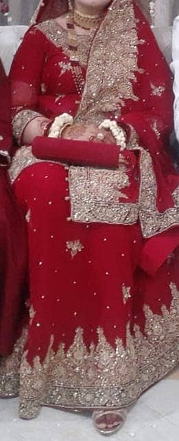 4hrs used bridal dress