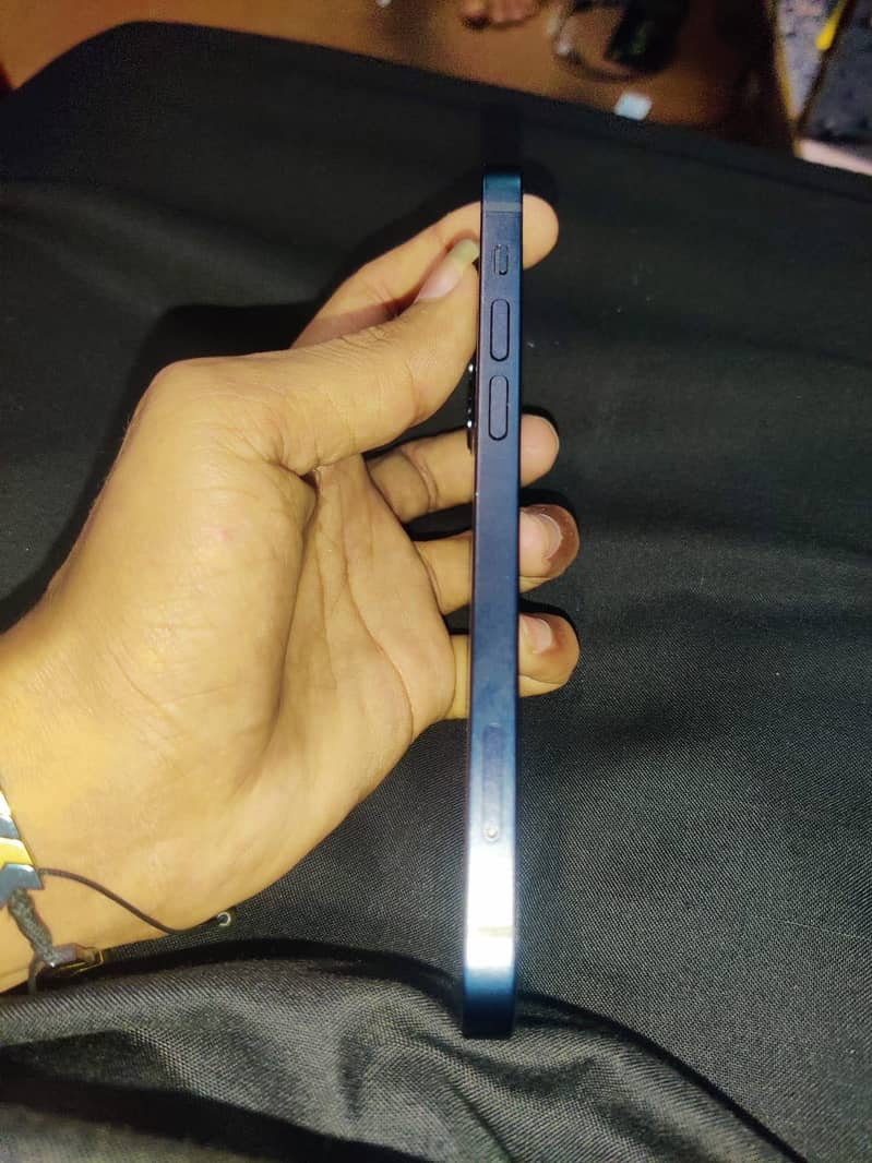 Apple iPhone 12 1