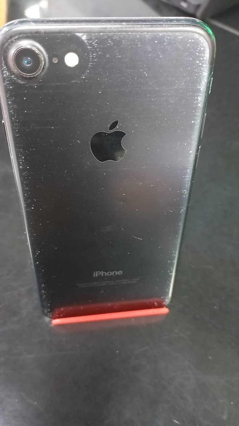 Apple iPhone 7 0