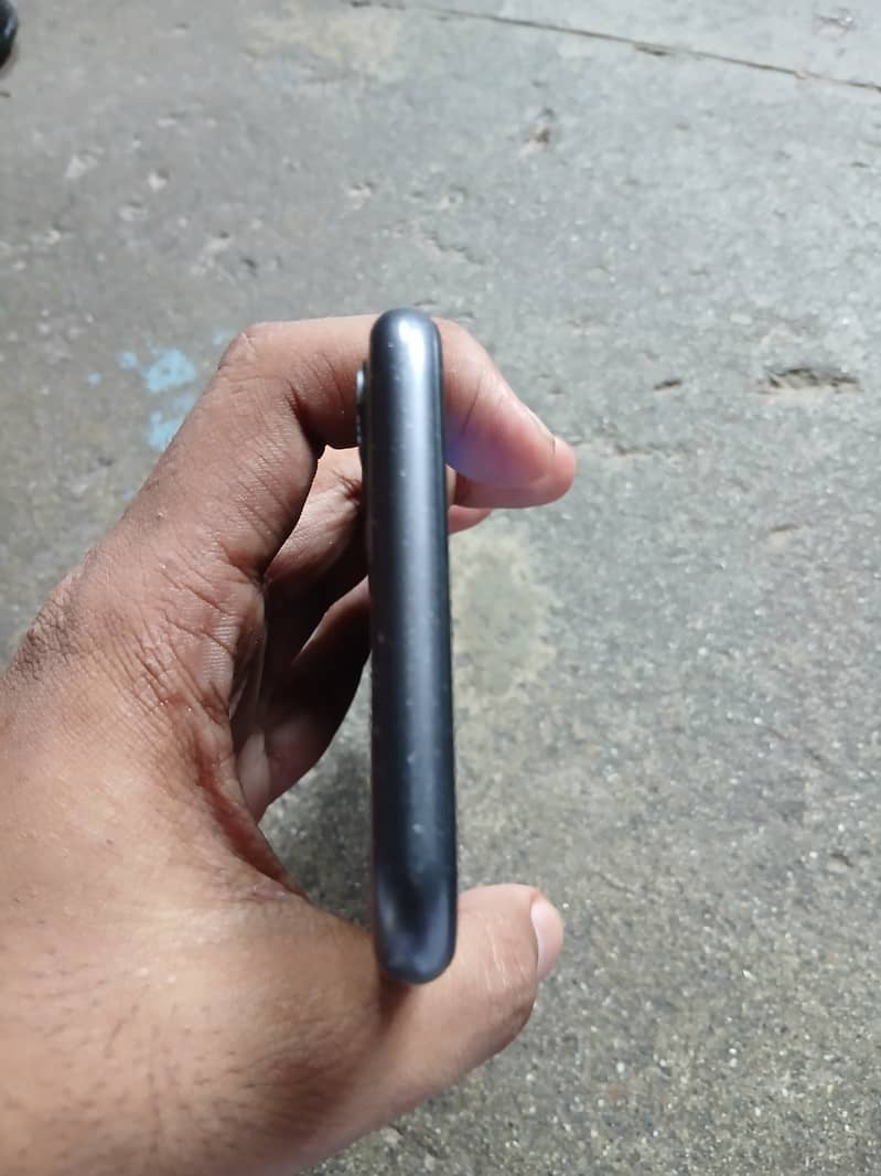 Apple iPhone 11 5